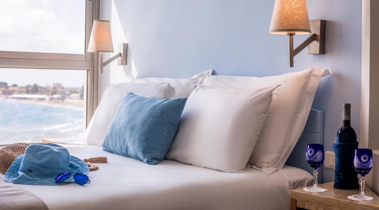 Palm Beach Hotel 아코 외부 사진