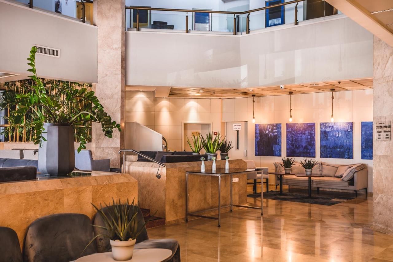 Palm Beach Hotel 아코 외부 사진