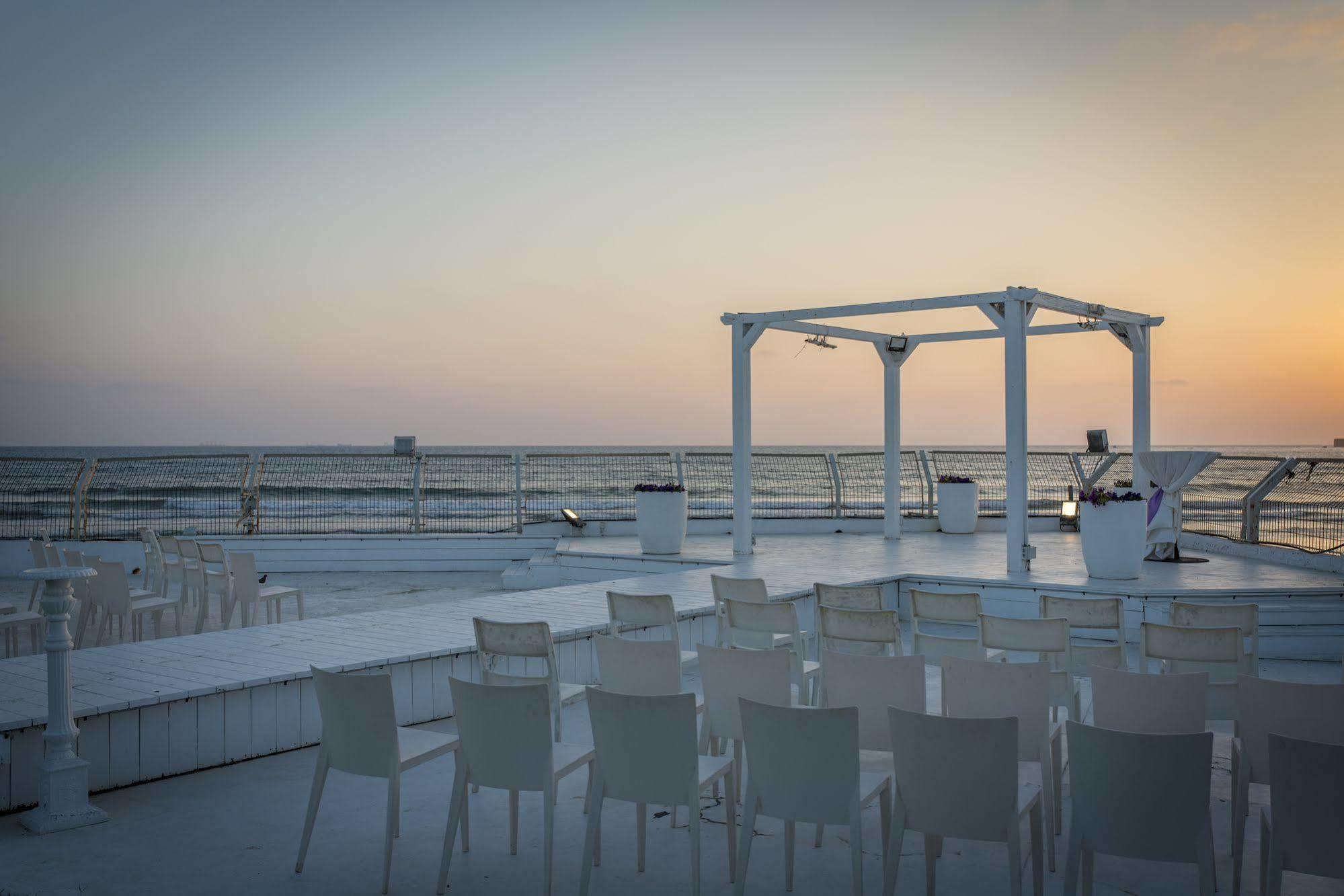 Palm Beach Hotel 아코 외부 사진